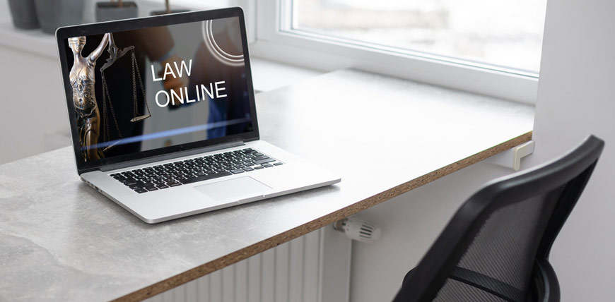 Rozwód przez internet i stanowisko z komputerem do uczestnictwa w rozprawie rozwodowej online – actavera.eu